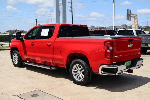 Used 2021 Chevrolet Silverado 1500 LT w/ Z71 Off-Road Package AWD/4WD image 4