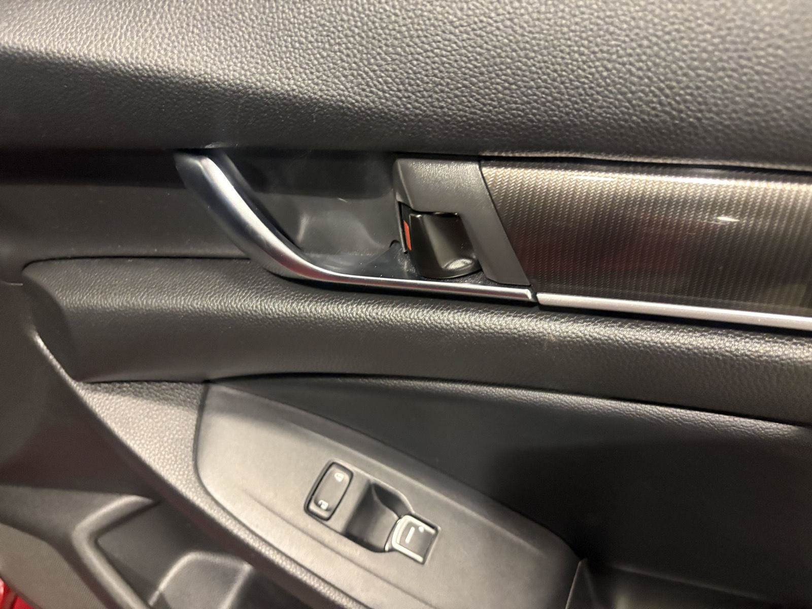 Used 2018 Honda Accord Sport image 42