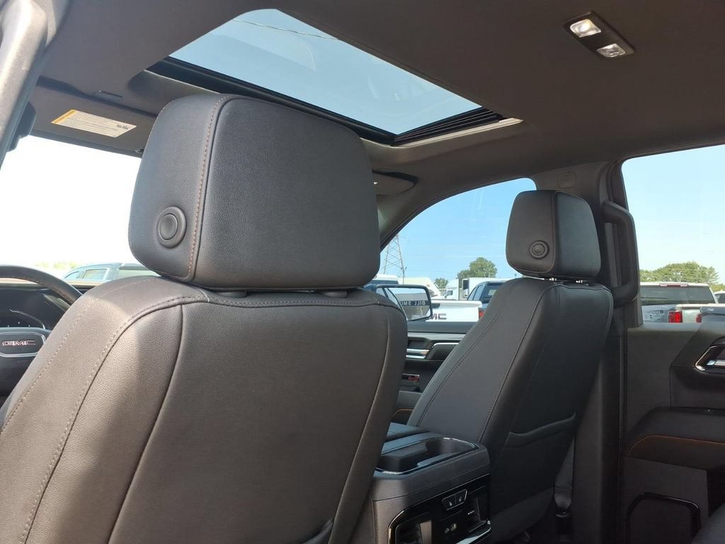 Used 2024 GMC Sierra 1500 AT4 w/ Technology Package AWD/4WD image 22