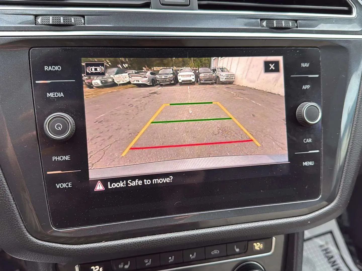 Used 2021 Volkswagen Tiguan SEL FWD image 12