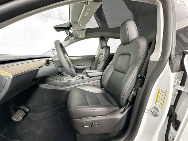 Used 2022 Tesla Model Y Long Range image 4