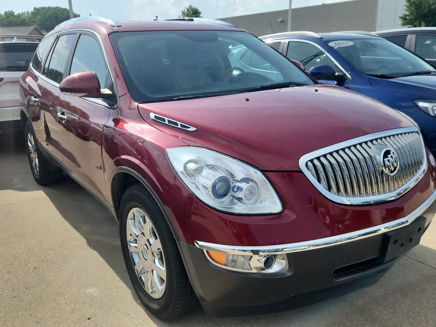 Used 2011 Buick Enclave CXL FWD image 3
