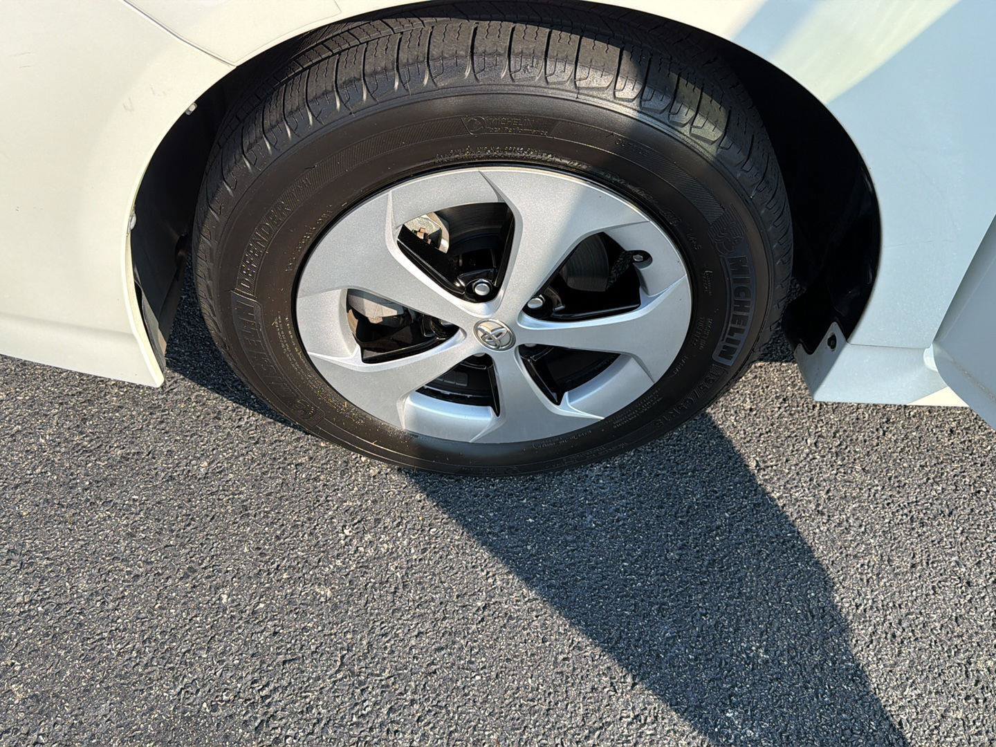 Used 2015 Toyota Prius Three FWD image 33