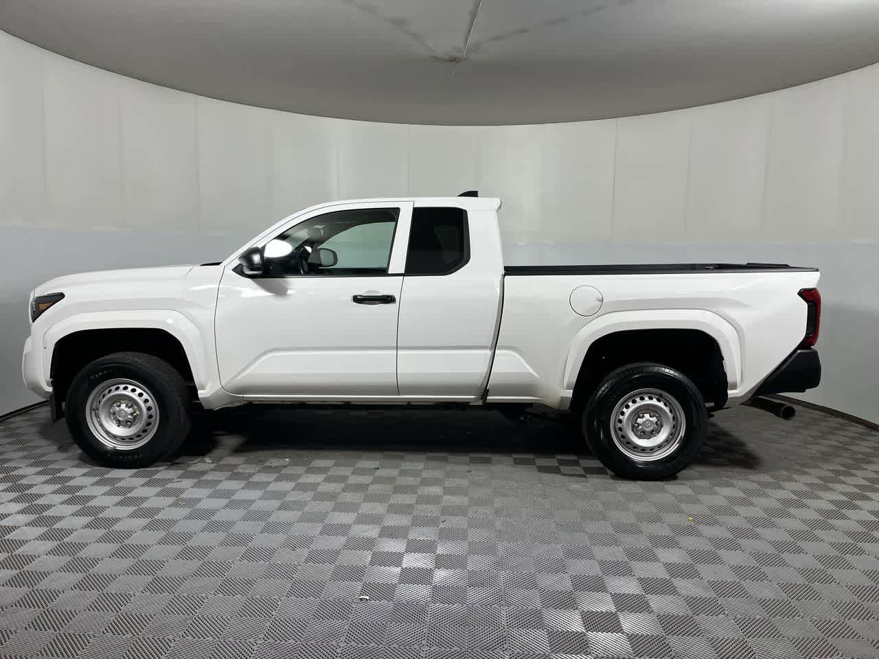 Used 2024 Toyota Tacoma SR RWD image 5