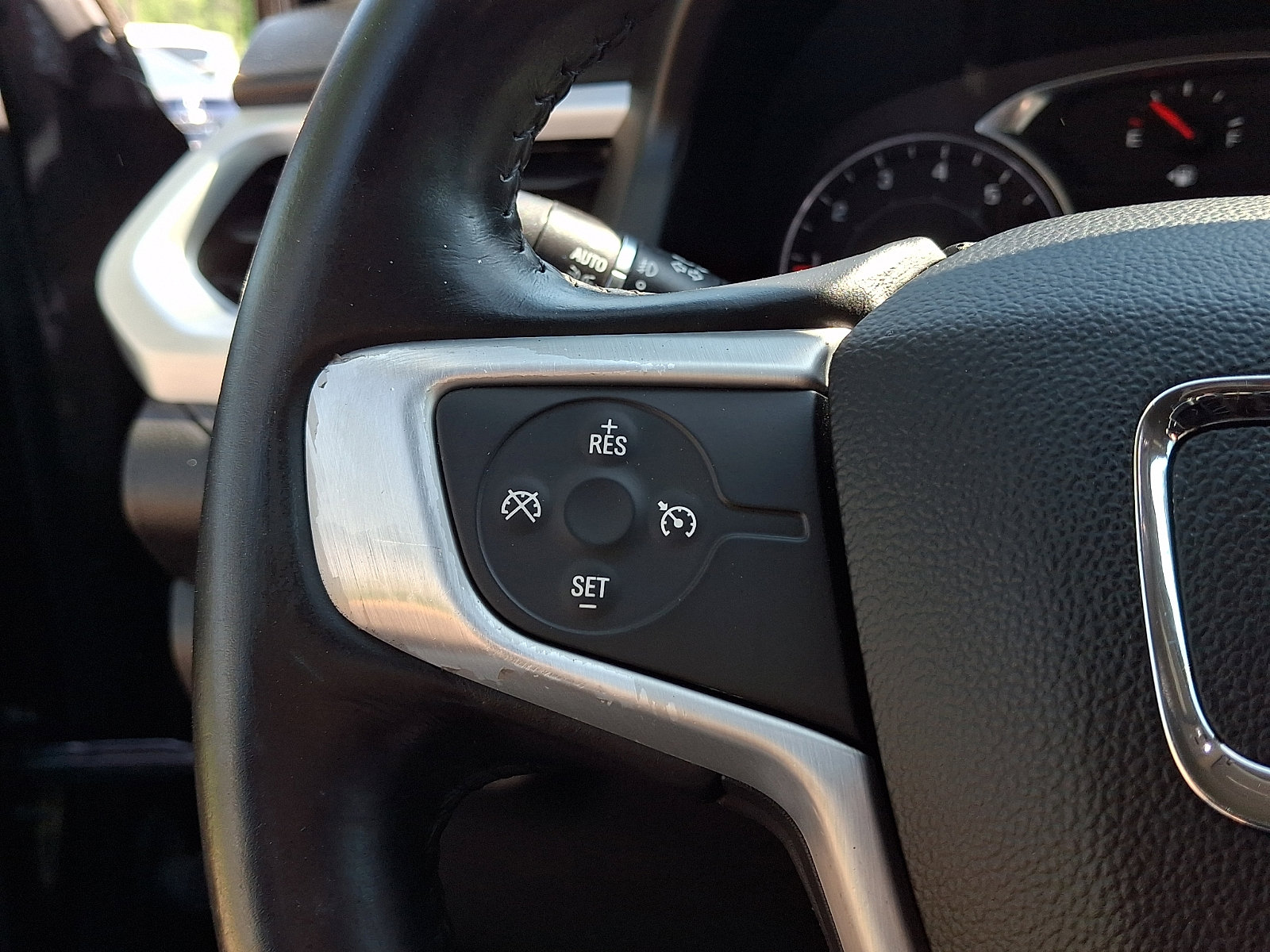 Used 2019 GMC Acadia SLT FWD image 20