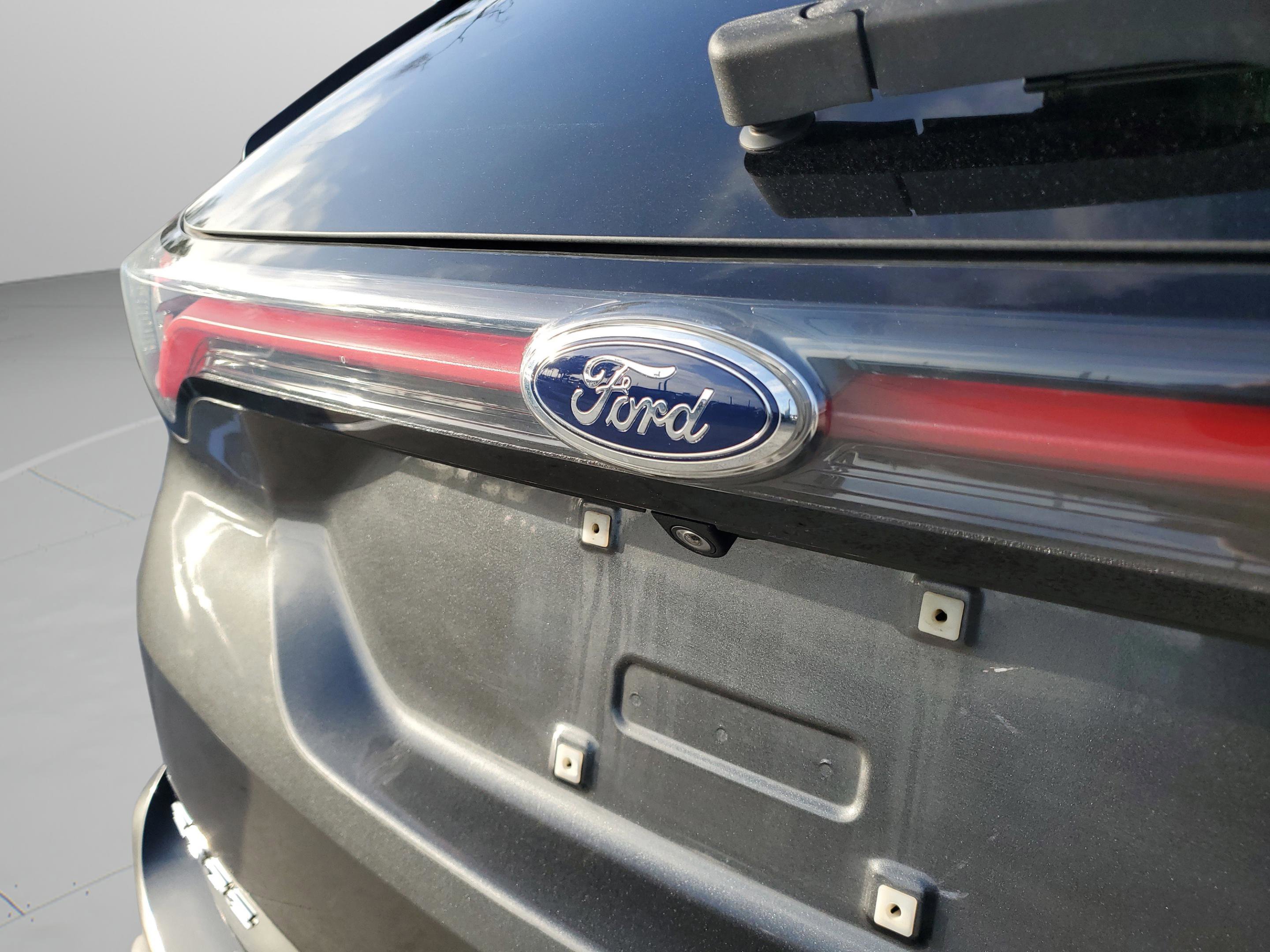 Used 2016 Ford Edge Titanium w/ Equipment Group 302A image 33