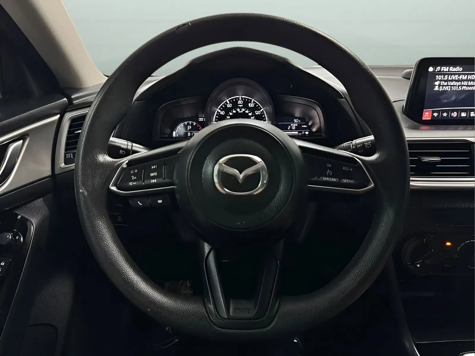 Used 2018 MAZDA MAZDA3 Sport FWD image 17