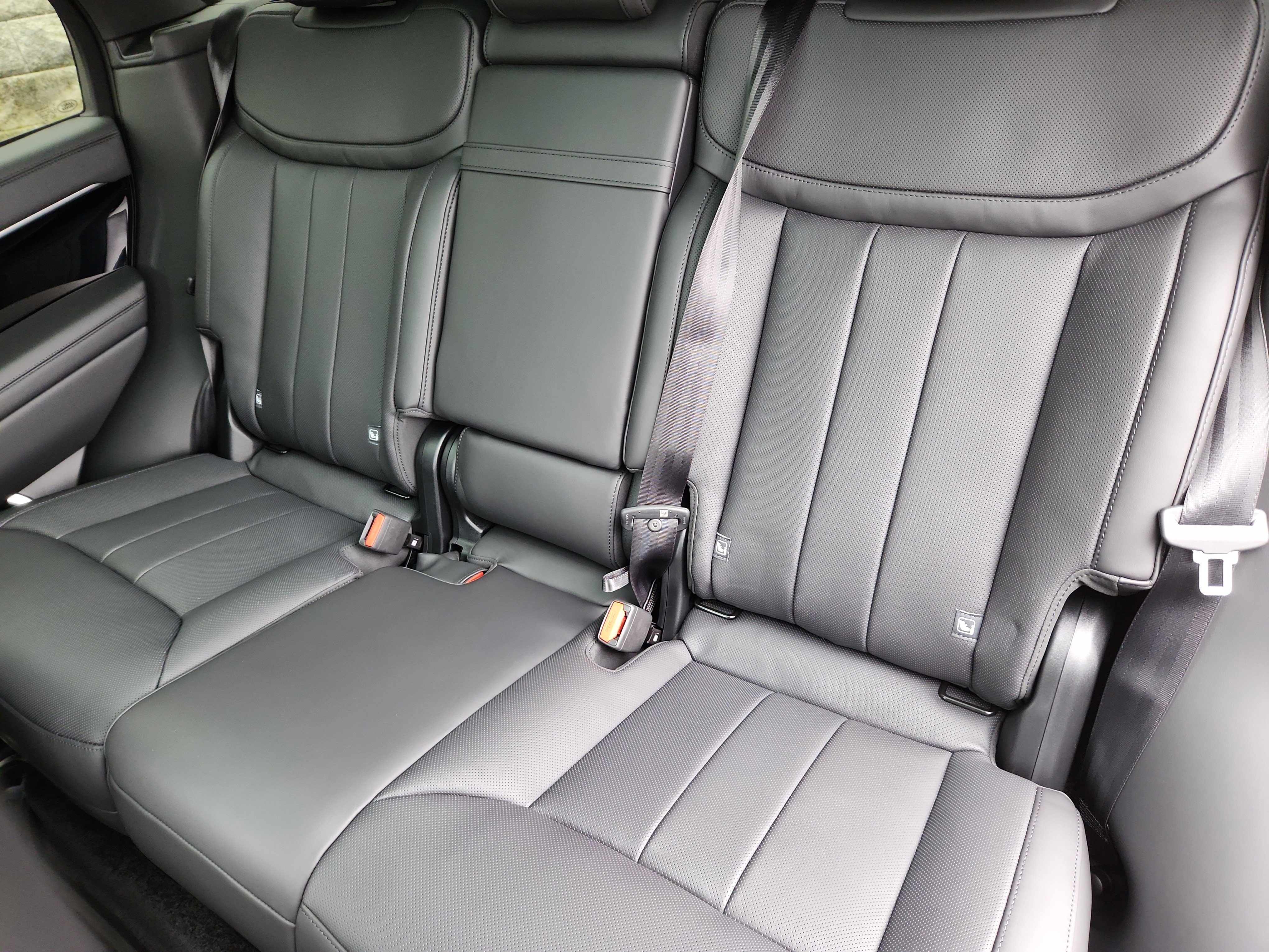 New 2026 Land Rover Range Rover SE image 24