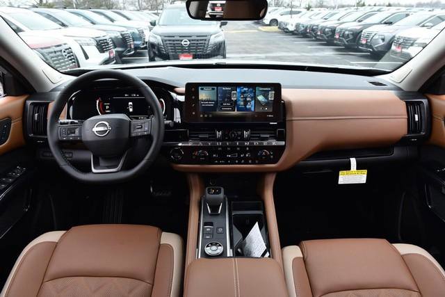New 2026 Nissan Pathfinder Platinum image 8