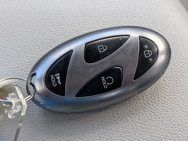 Used 2025 Hyundai Elantra Limited FWD image 29