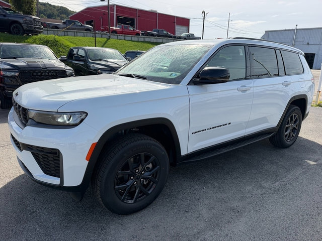 New 2027 Jeep Grand Cherokee L 4WD image 2