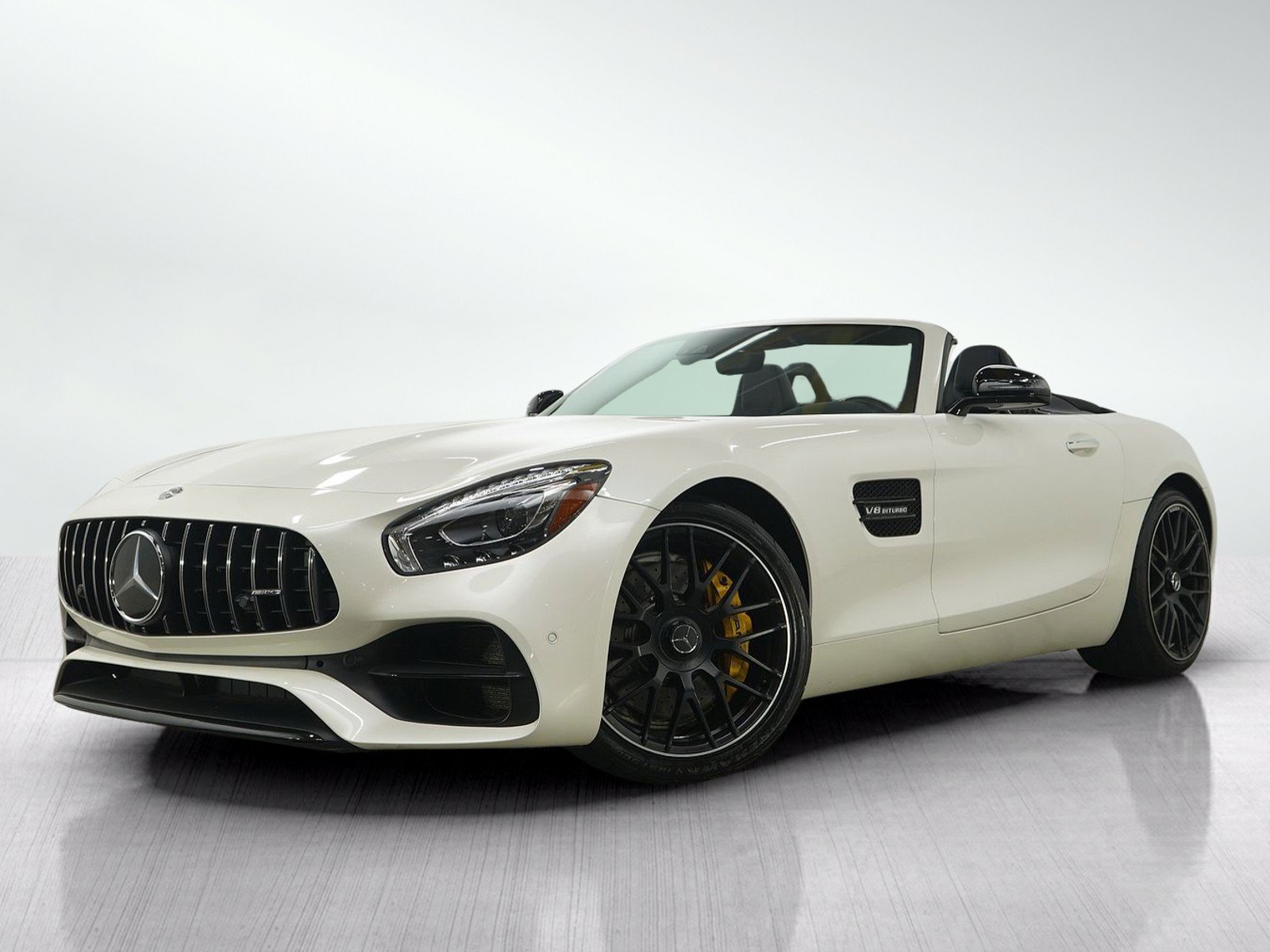 Used 2019 Mercedes-Benz AMG GT Roadster image 3