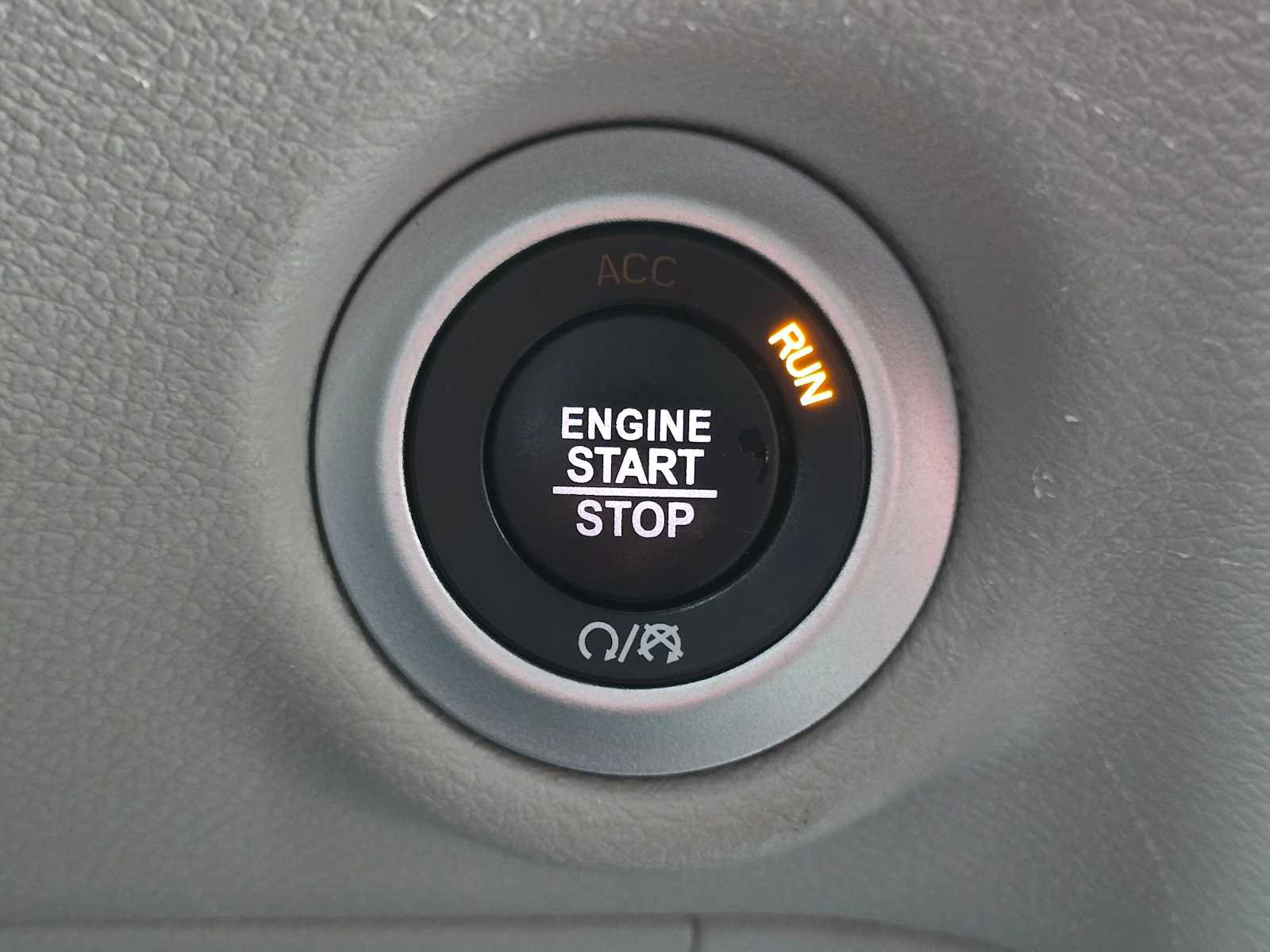 Used 2024 Chrysler Pacifica Touring-L FWD image 33