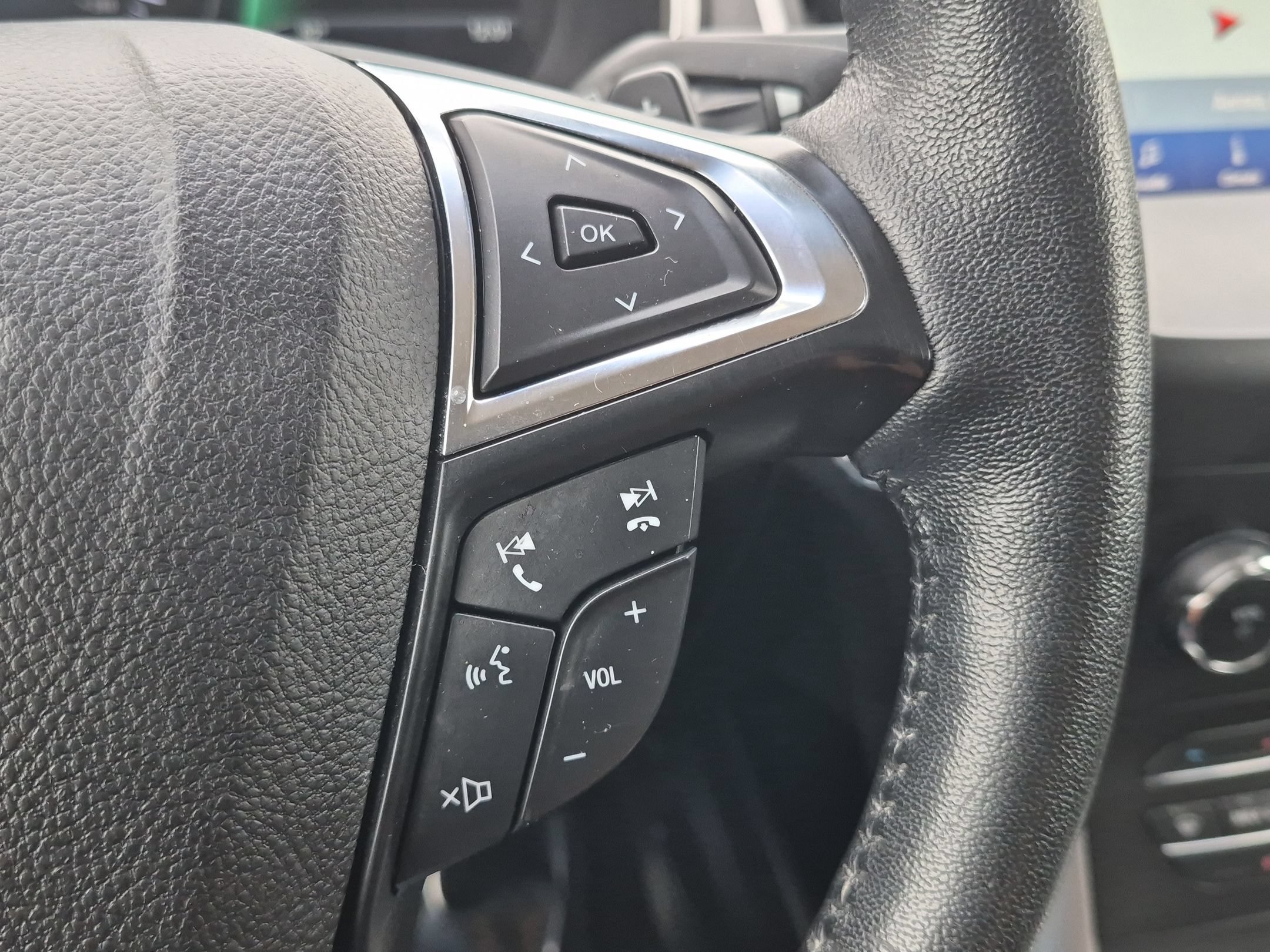 Used 2020 Ford Edge SEL AWD/4WD image 15