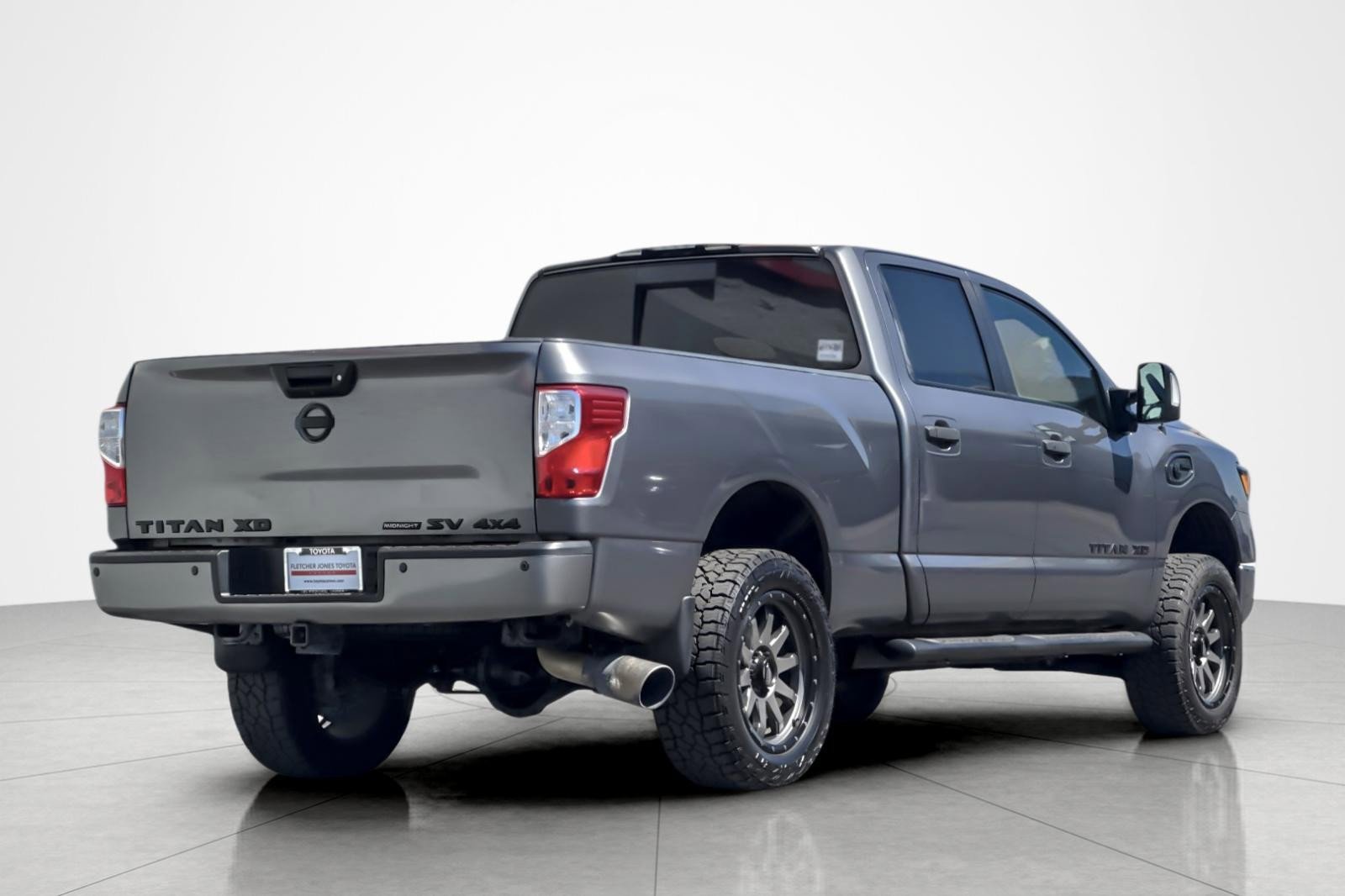 Used 2019 Nissan Titan SV w/ SV Convenience Package image 5