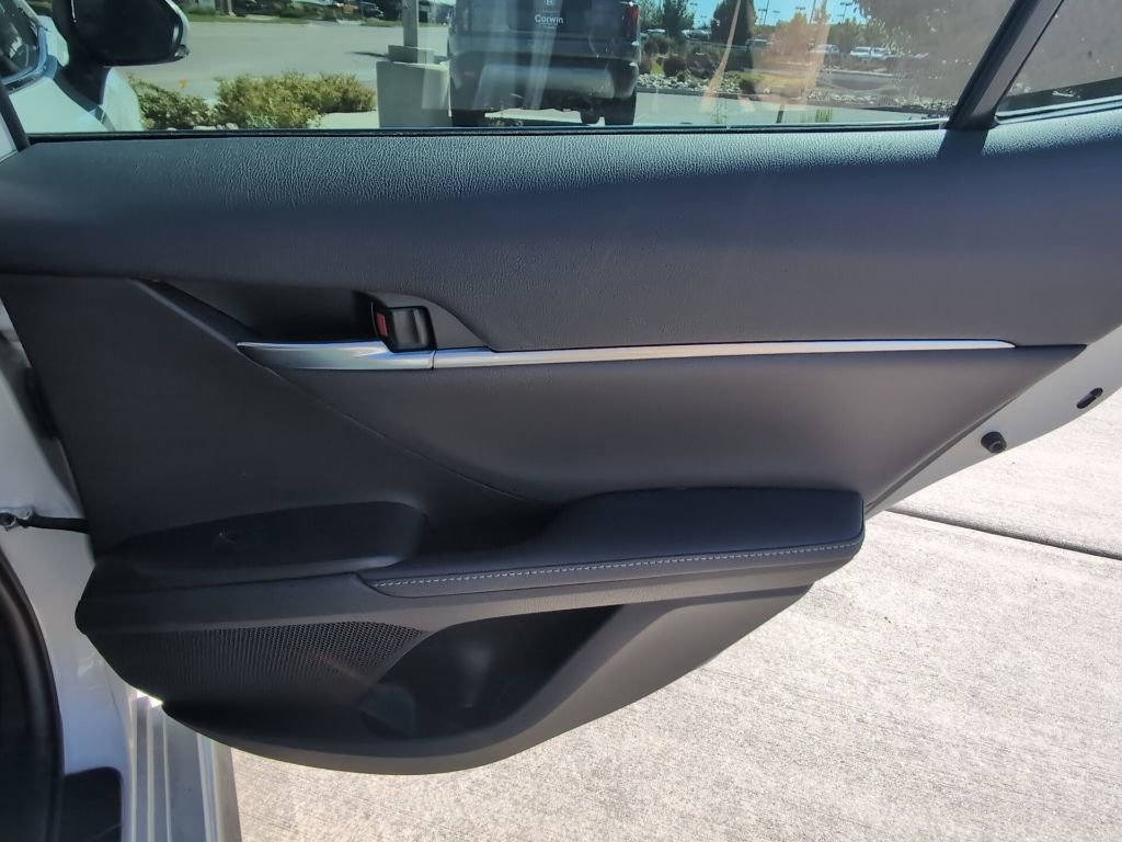Used 2022 Toyota Camry XSE FWD image 27