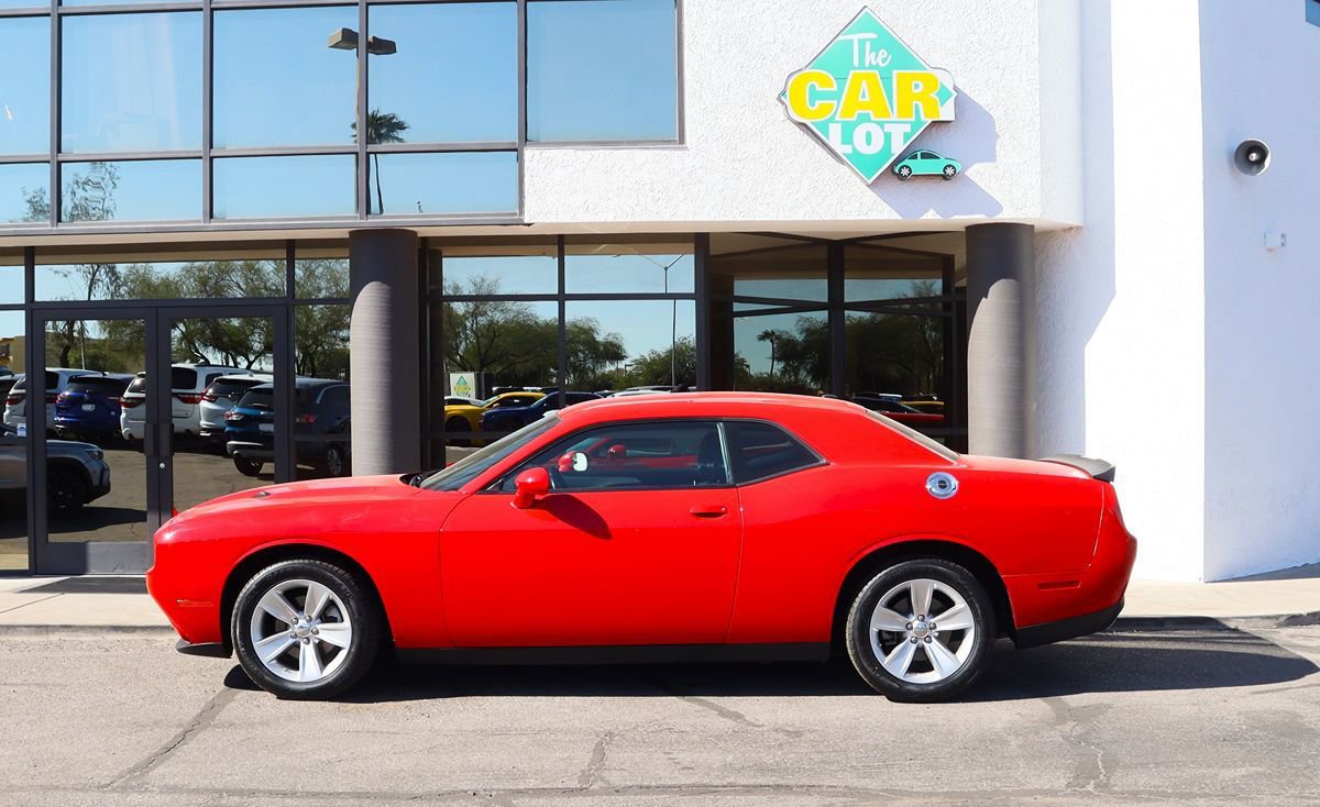 Used 2023 Dodge Challenger SXT RWD image 8