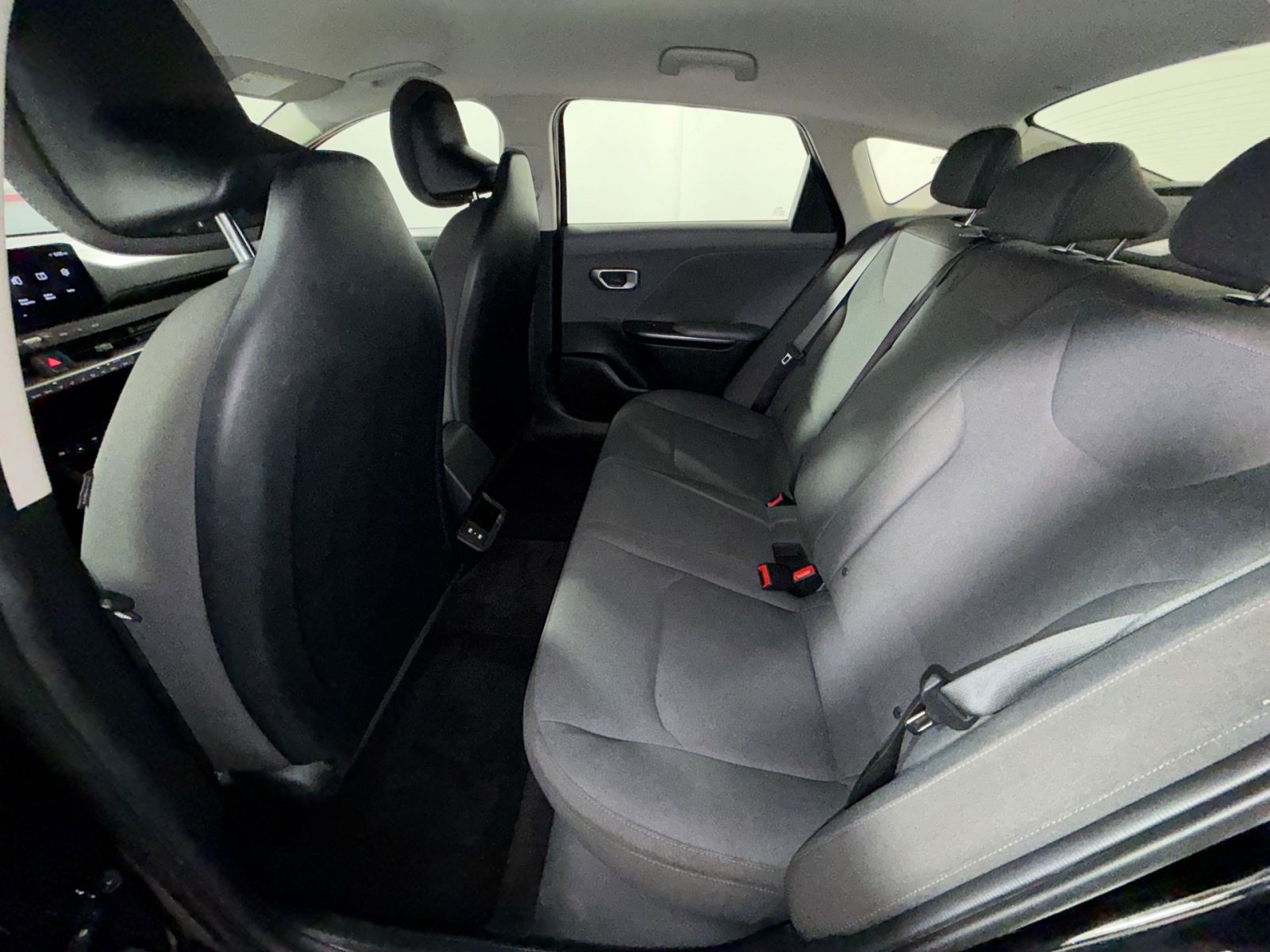 Used 2025 Kia K4 FWD image 23