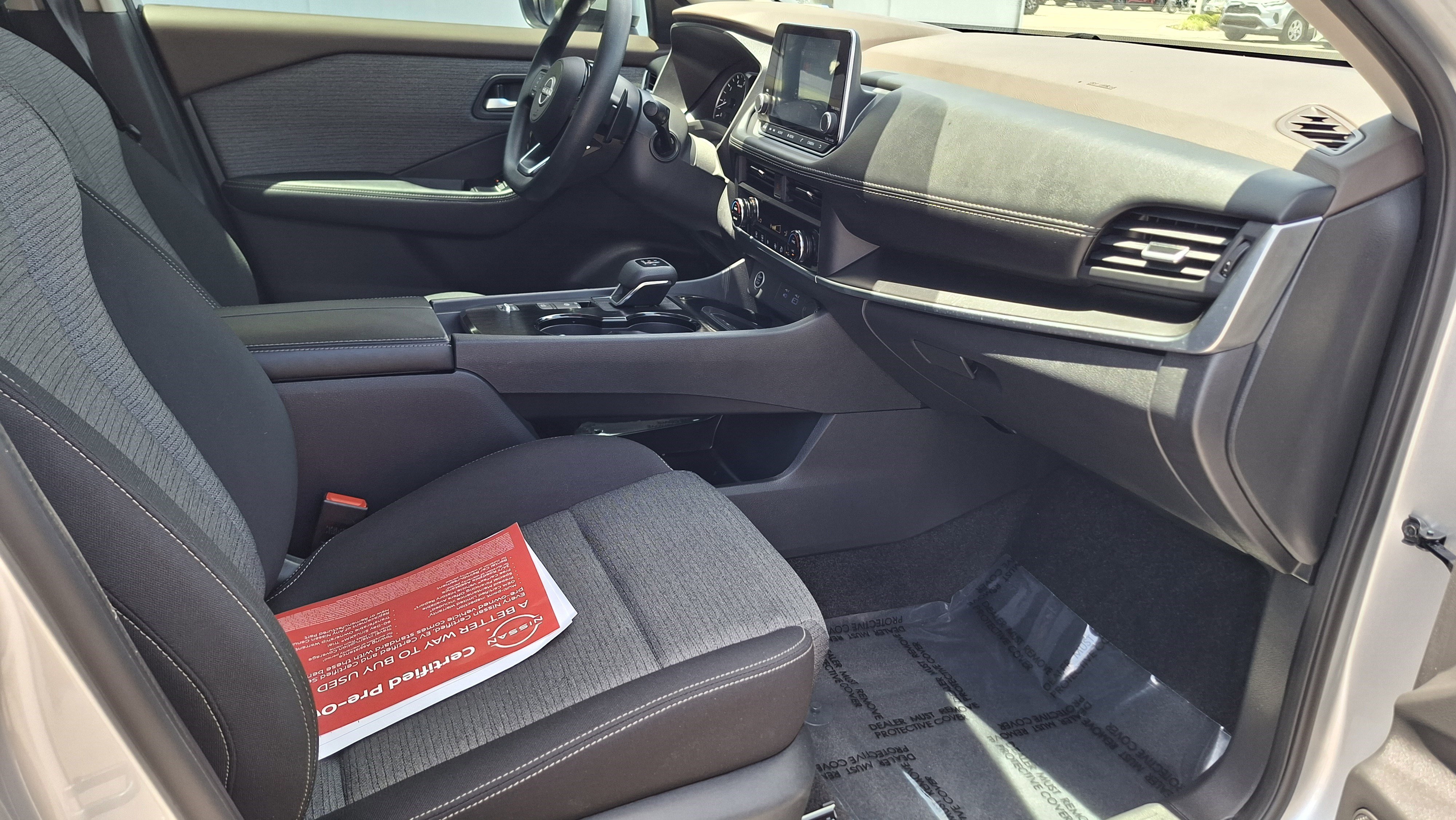 Used 2023 Nissan Rogue SV FWD image 23