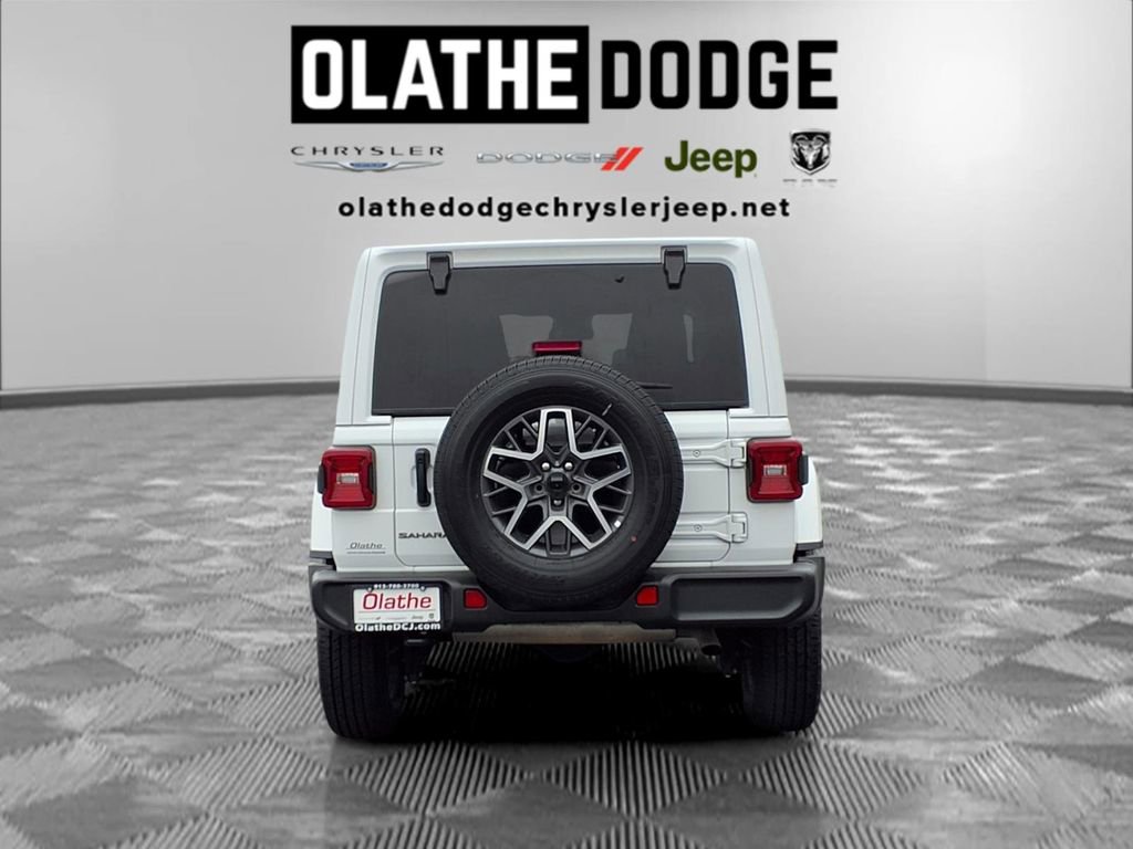 Used 2025 Jeep Wrangler Sahara image 25