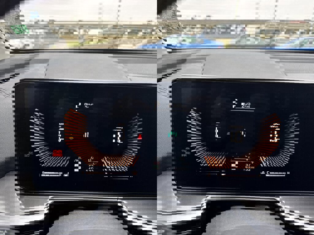 Certified 2025 Kia Sorento S w/ Panoramic Sunroof Package image 31