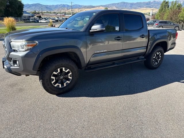 Used 2016 Toyota Tacoma TRD Off-Road AWD/4WD image 2