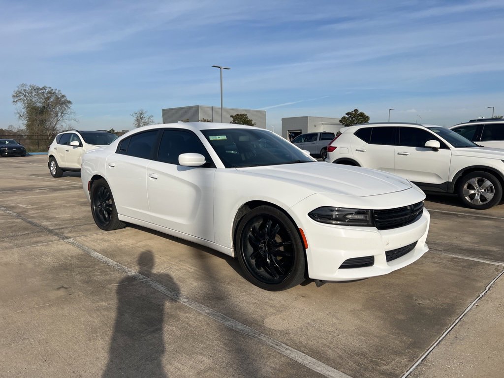 Used 2019 Dodge Charger SXT w/ Plus Group image 4