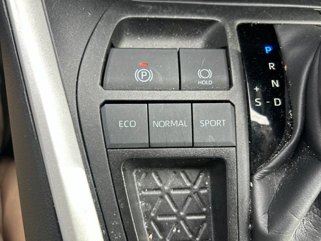 Used 2024 Toyota RAV4 XLE w/ Convenience Package FWD image 21