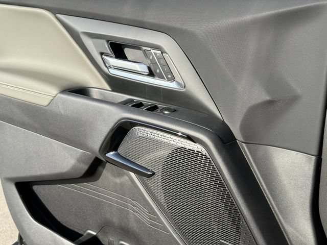 New 2026 Chevrolet Silverado EV Trail Boss w/ Premium Package AWD/4WD image 26