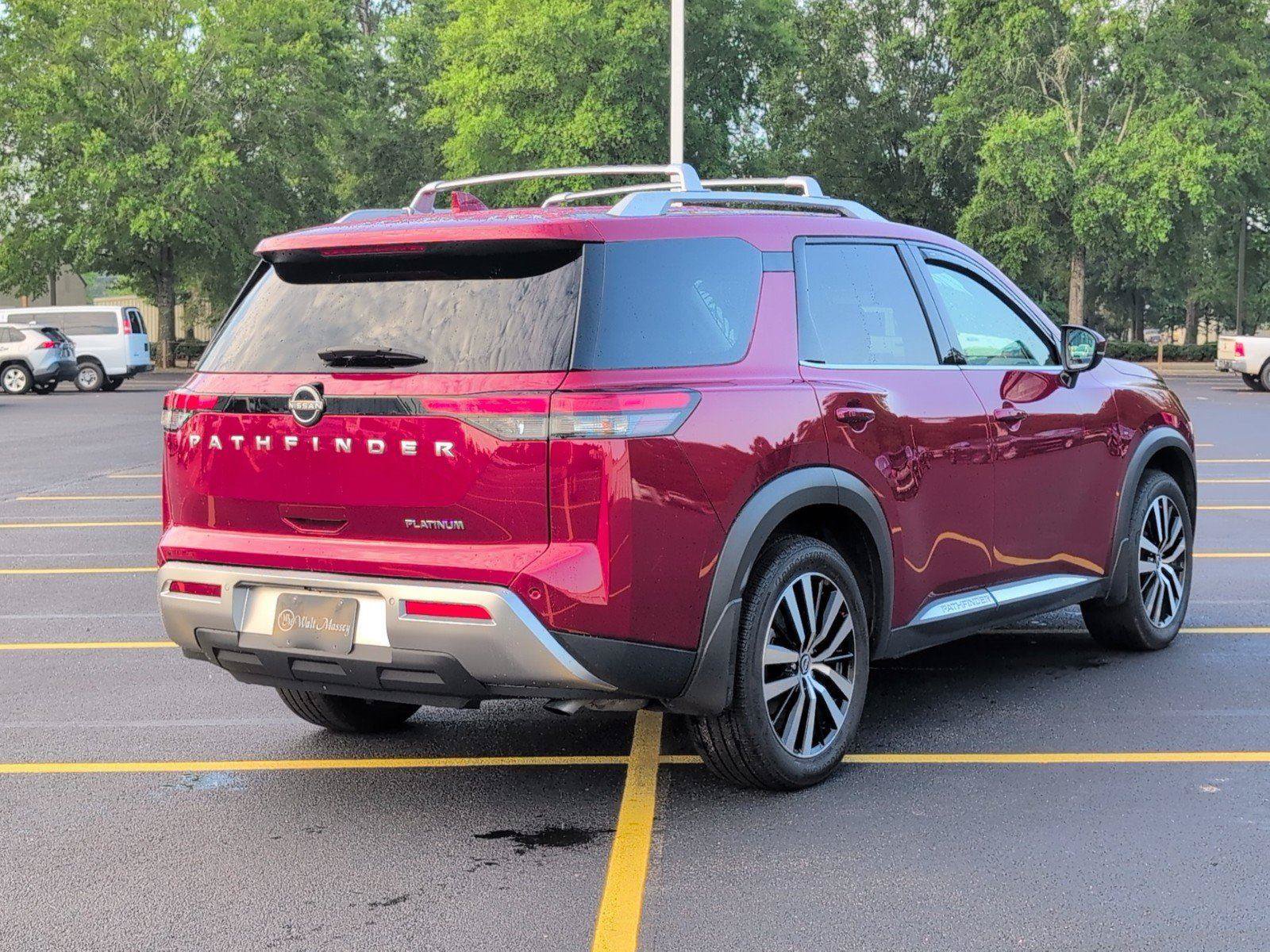Used 2023 Nissan Pathfinder Platinum FWD image 7
