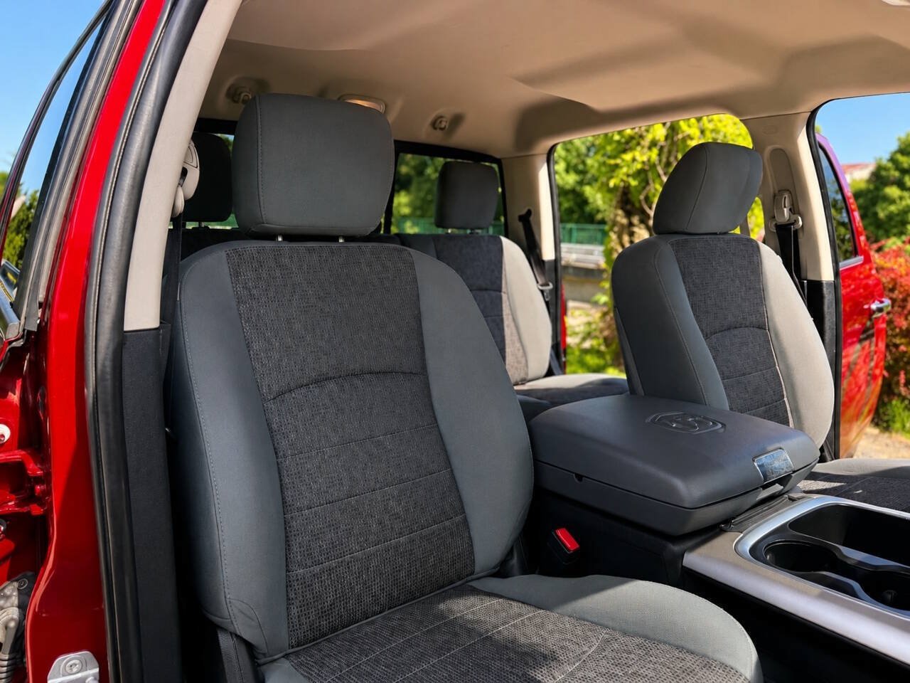 Used 2015 RAM 1500 Classic SLT w/ Luxury Group AWD/4WD image 16