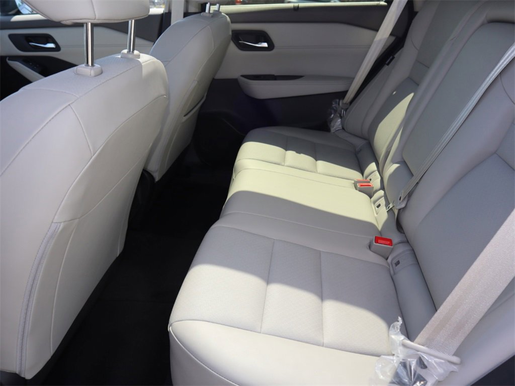 Certified 2025 Nissan Rogue SV w/ SV Premium Package image 17