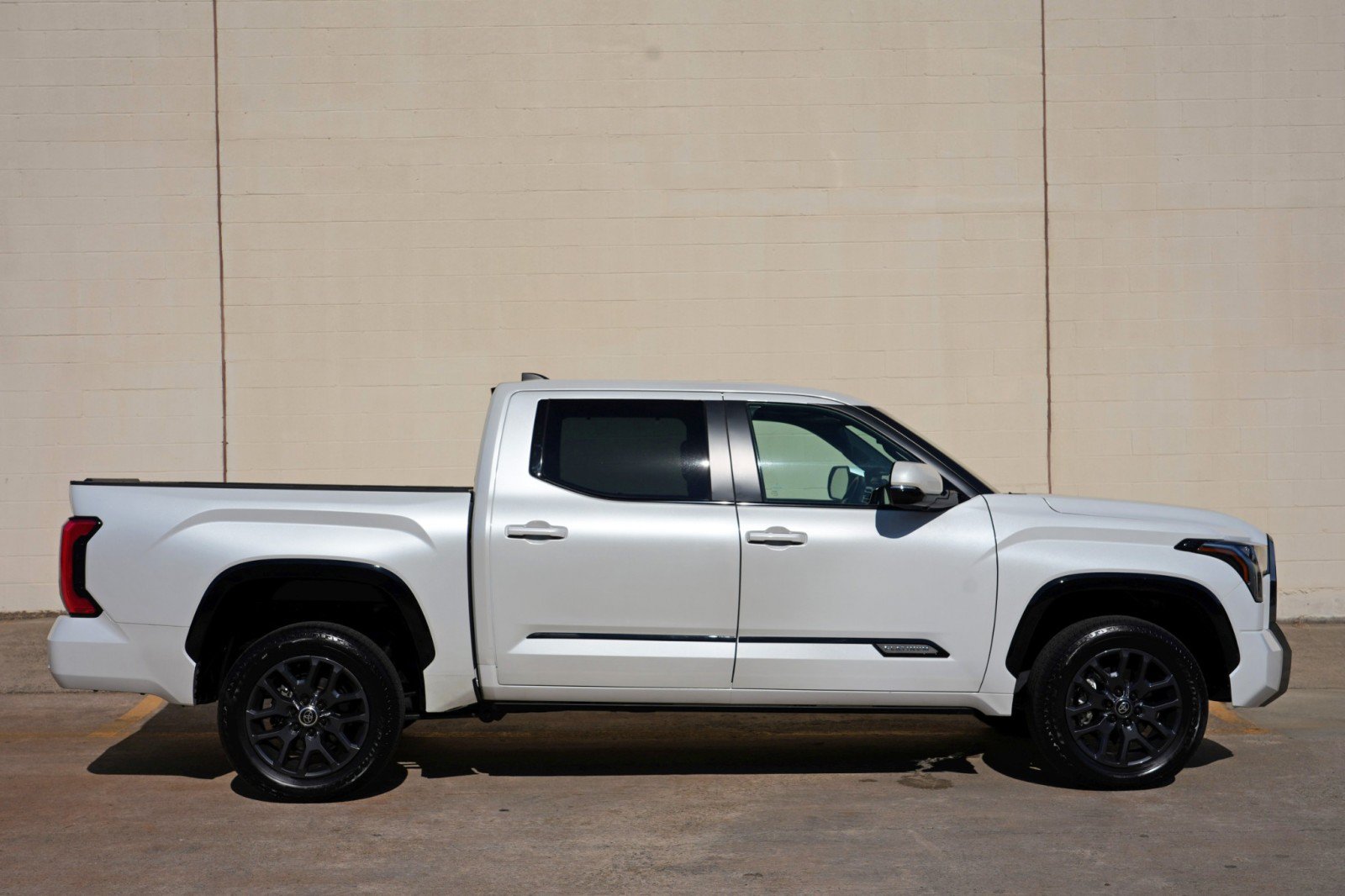 Used 2024 Toyota Tundra Platinum AWD/4WD image 57