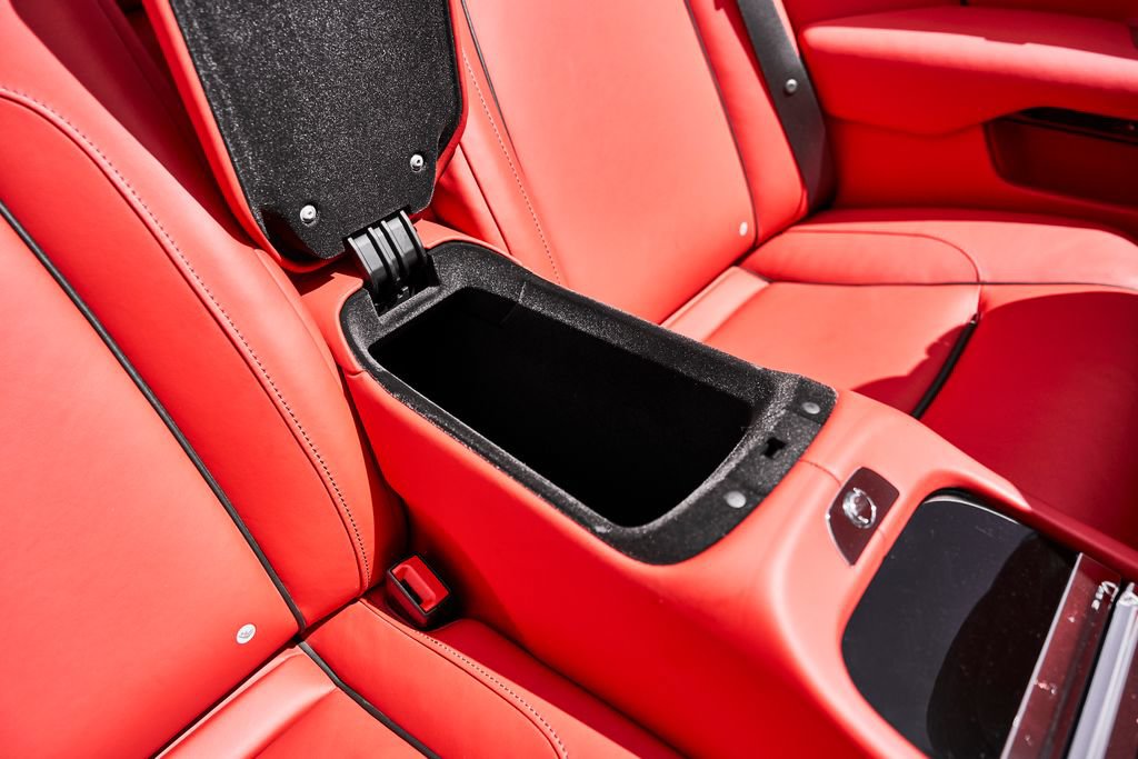 Used 2018 Rolls-Royce Dawn RWD image 41
