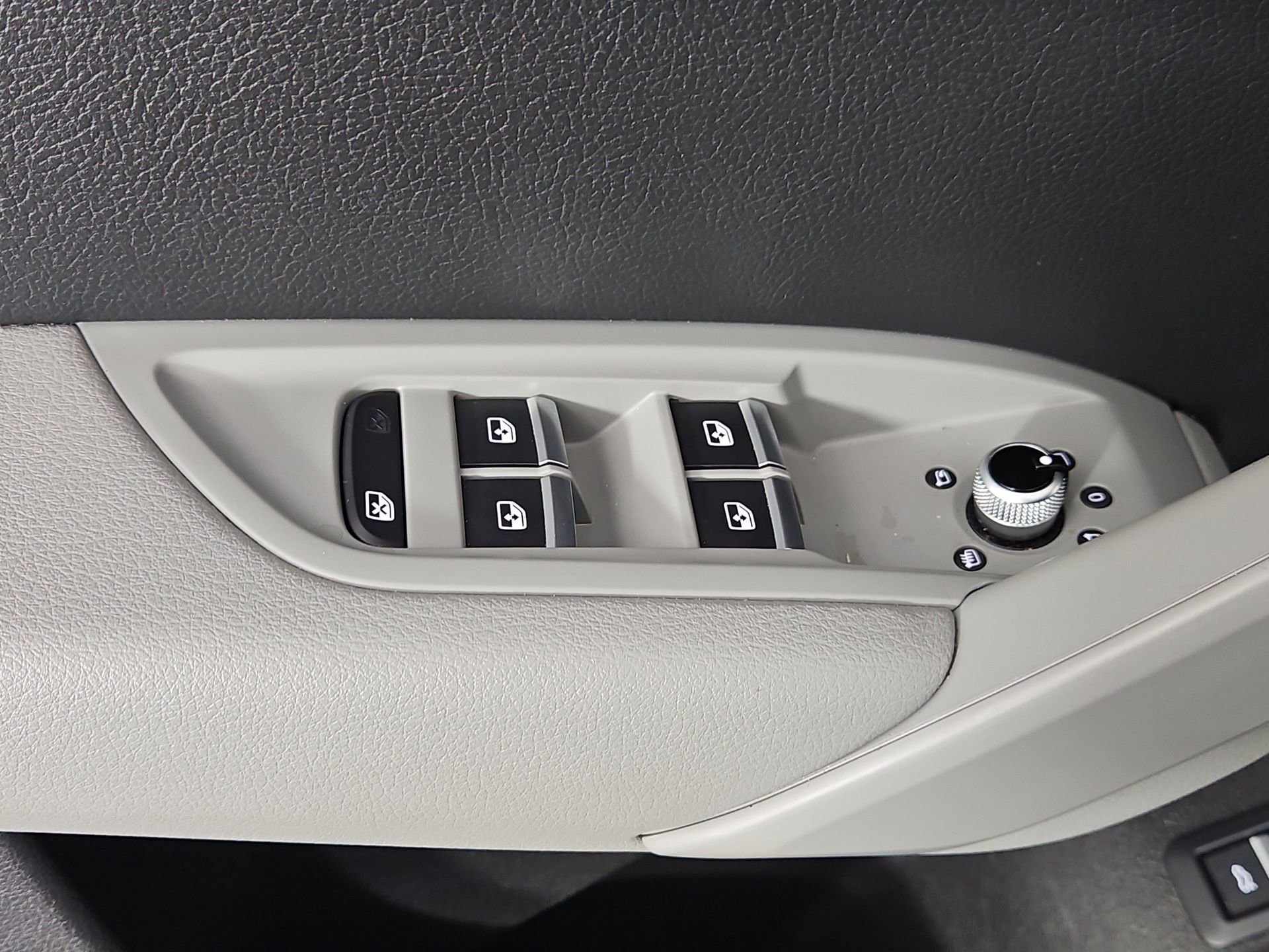 Used 2018 Audi Q5 2.0T Premium Plus w/ Premium Plus Package image 20