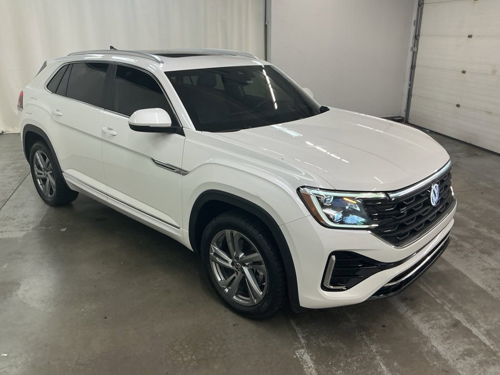 Used 2024 Volkswagen Atlas Cross Sport SEL R-Line AWD/4WD image 15