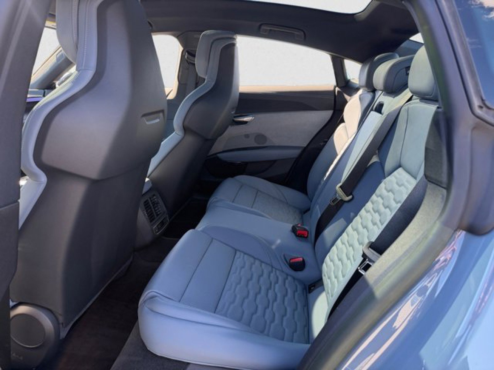 Used 2023 Audi e-tron GT Prestige w/ Prestige Package image 18