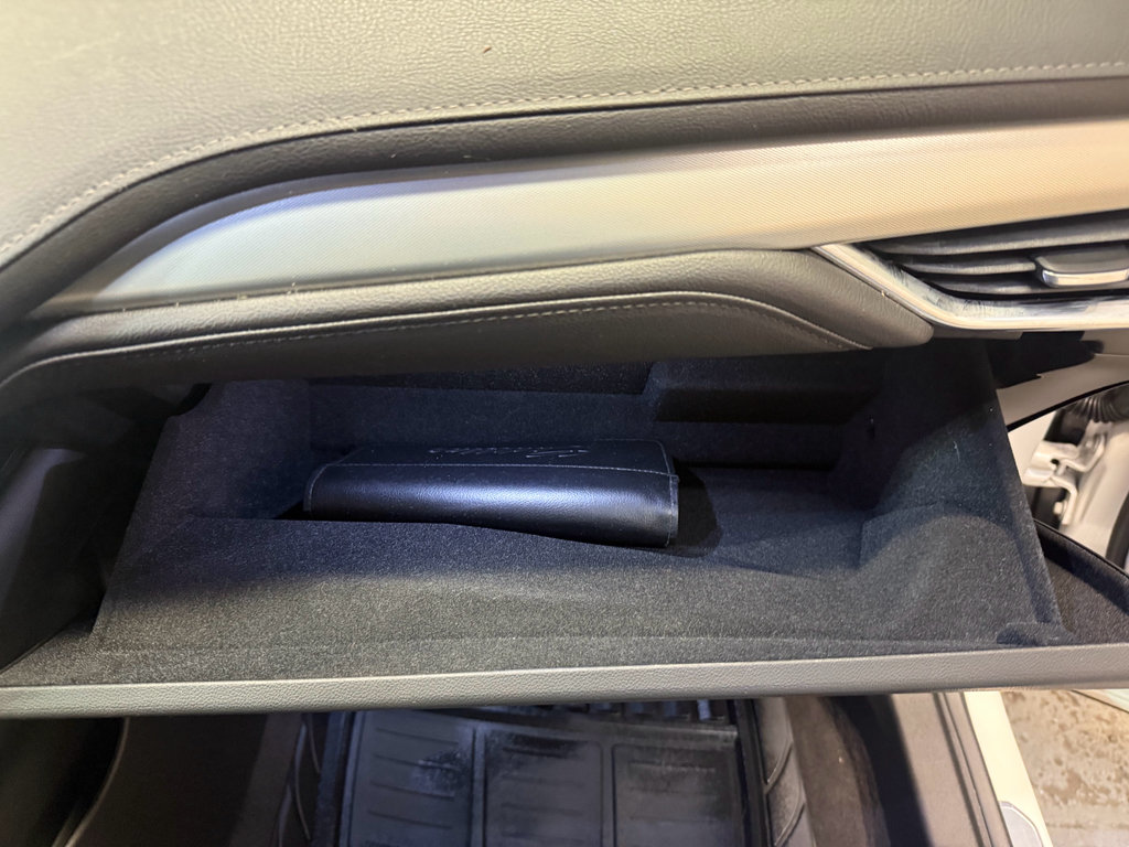 Used 2019 Cadillac XT4 Premium Luxury AWD/4WD image 25