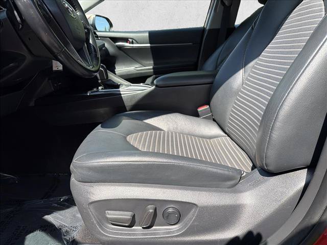 Used 2020 Toyota Camry SE FWD image 12