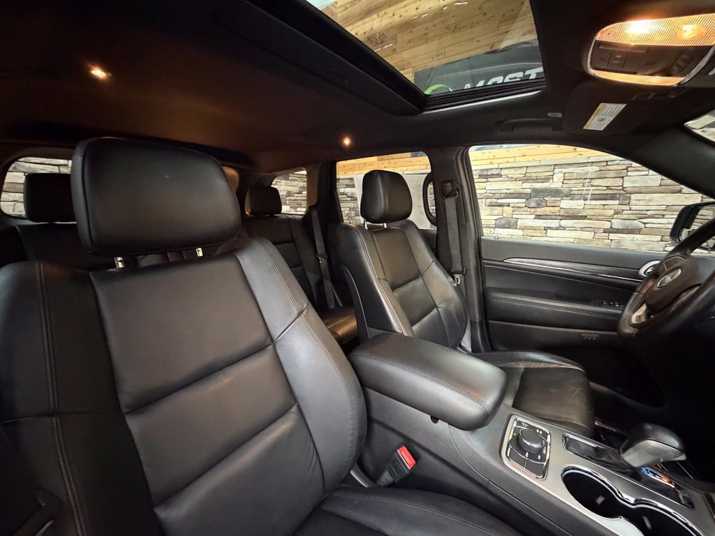Used 2021 Jeep Grand Cherokee Limited AWD/4WD image 32