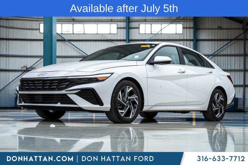 Used 2024 Hyundai Elantra SEL w/ Convenience Package
