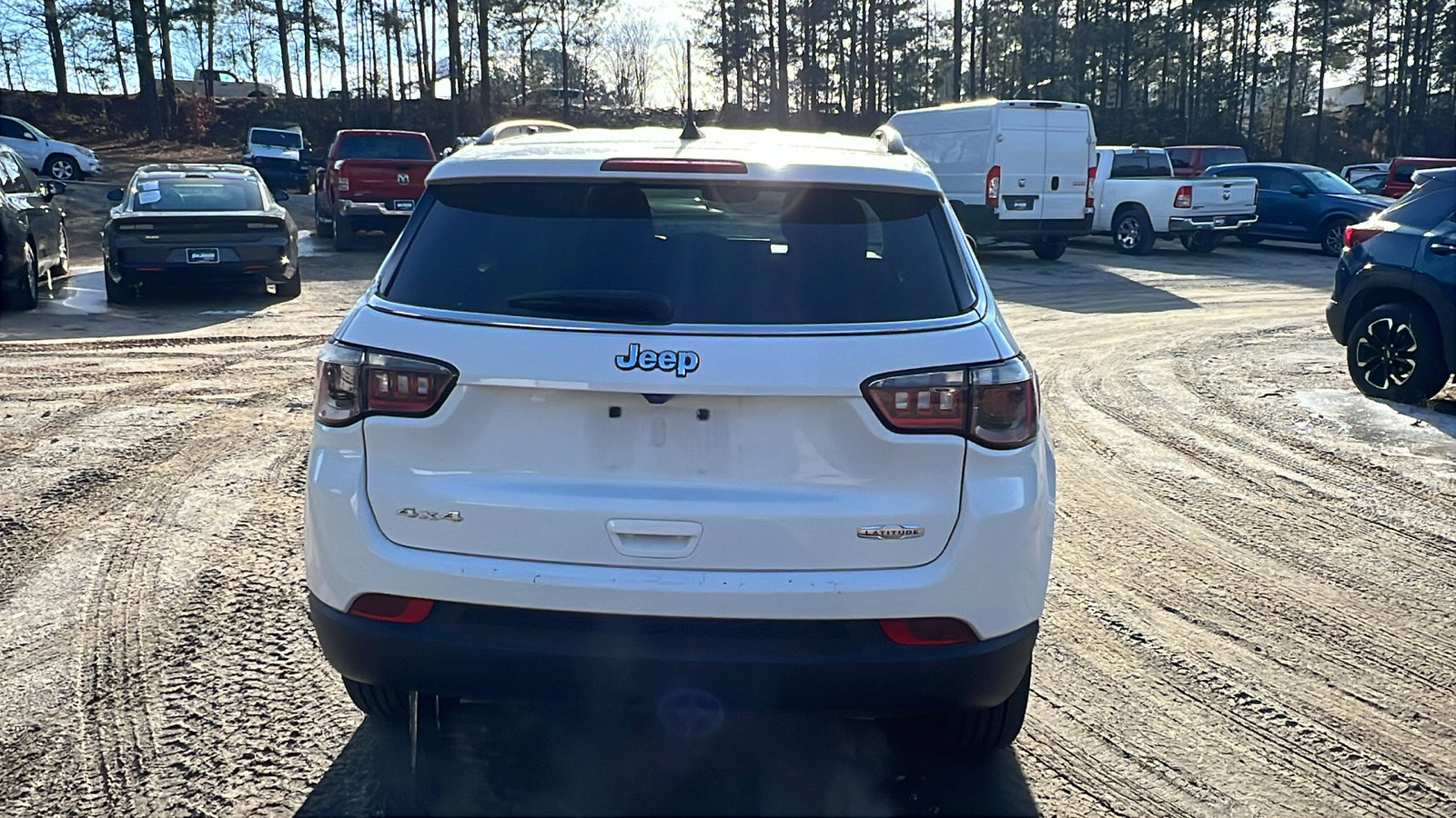 Used 2024 Jeep Compass Latitude image 9