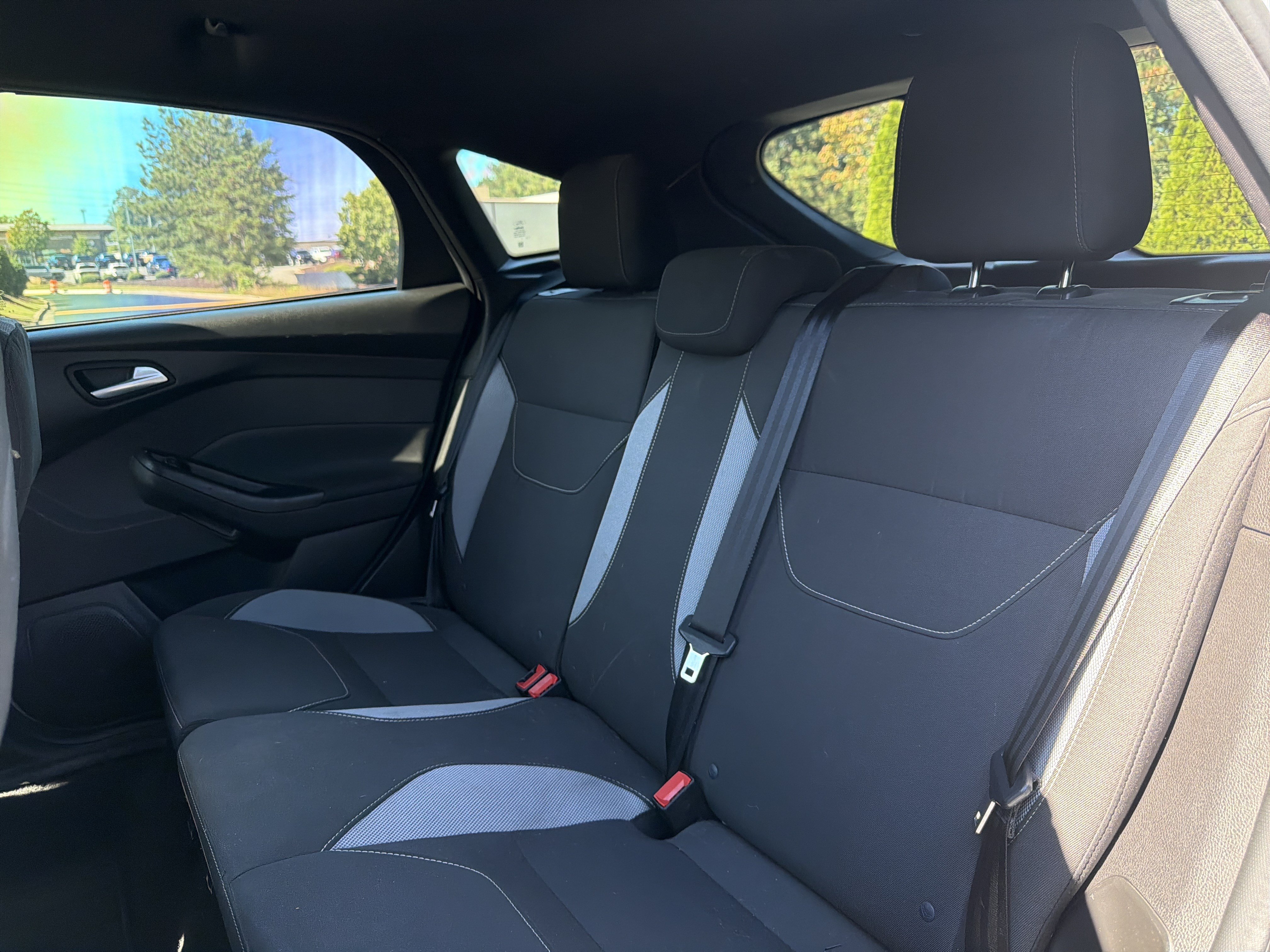 Used 2018 Ford Focus ST FWD image 8