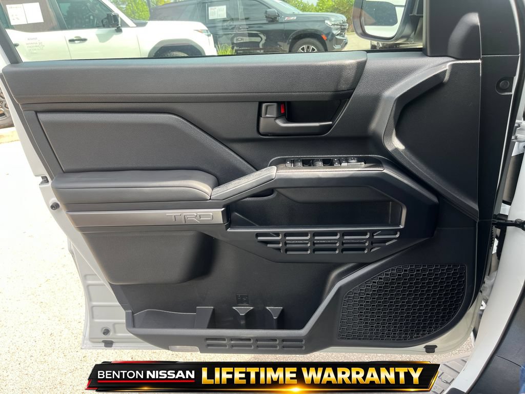 Used 2025 Toyota 4Runner TRD Off-Road AWD/4WD image 12