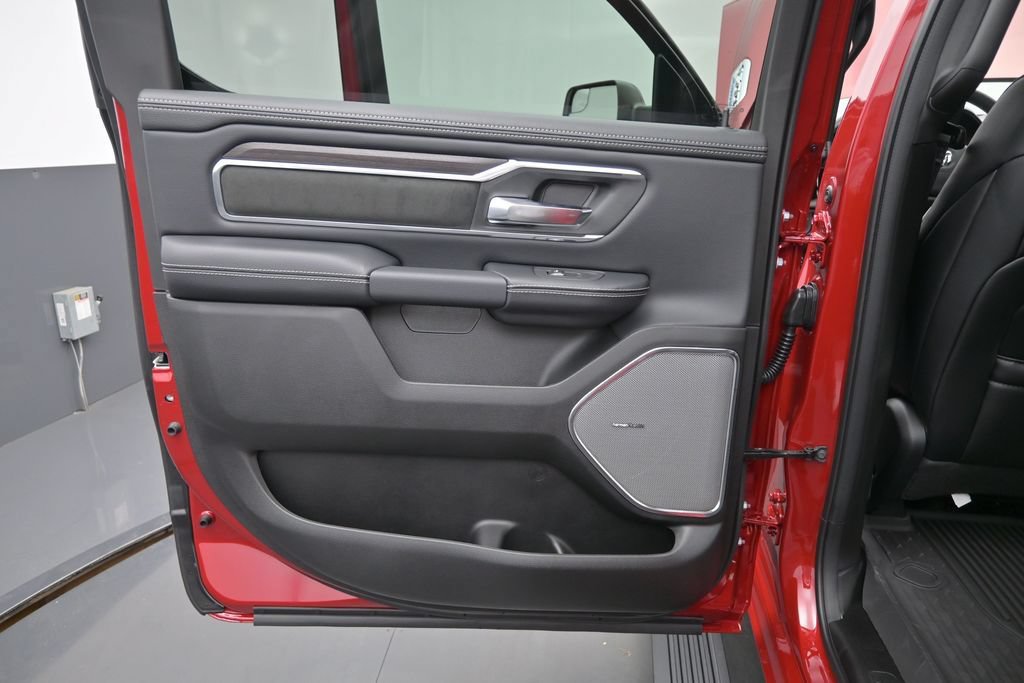 New 2026 RAM 1500 Laramie AWD/4WD image 14
