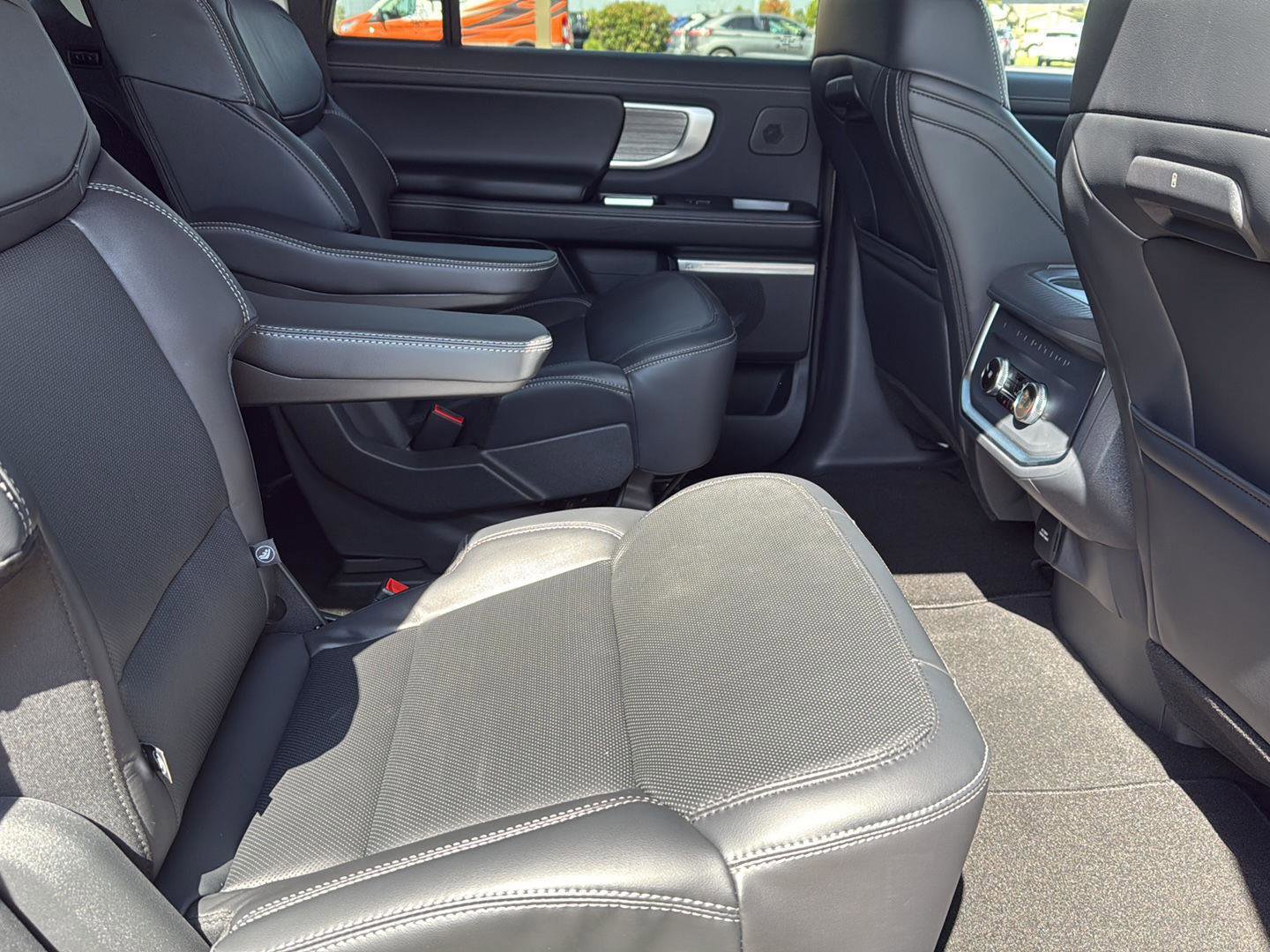 New 2025 Ford Expedition Max Platinum w/ Driver's Package image 21