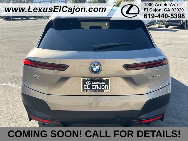 Used 2023 BMW iX xDrive50 w/ Premium Package AWD/4WD image 5