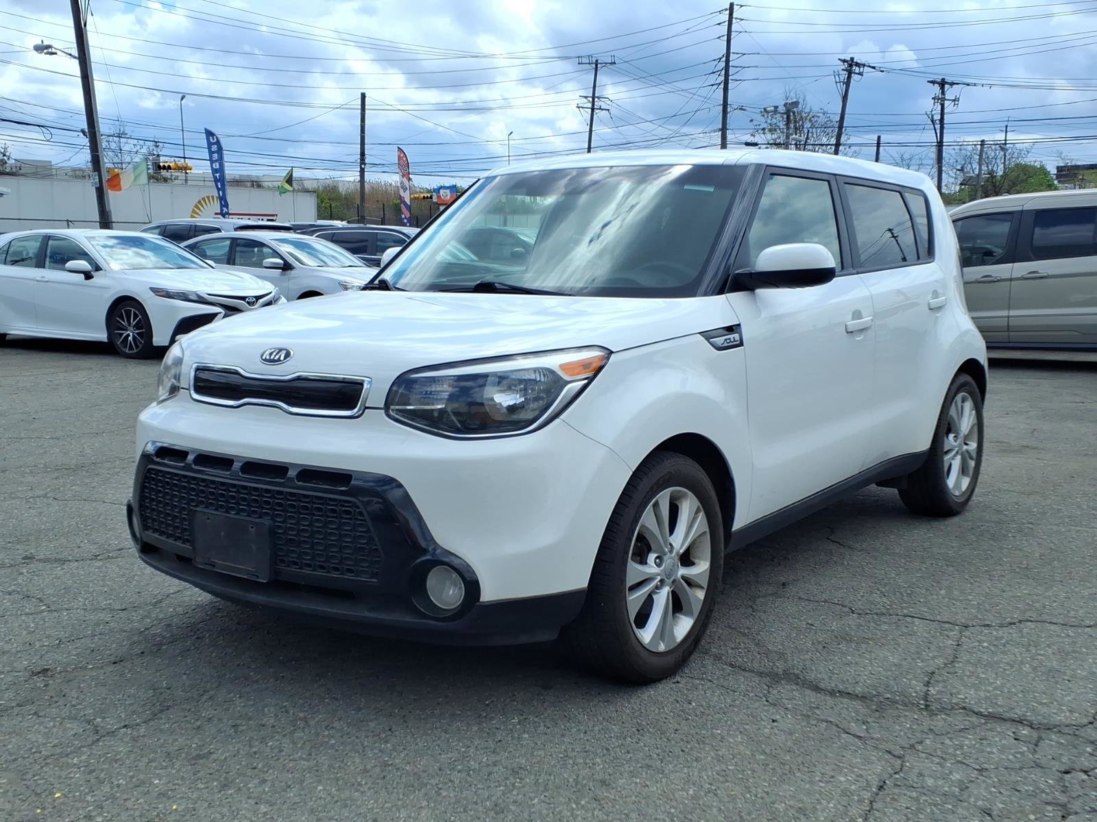 Used 2016 Kia Soul + FWD image 3