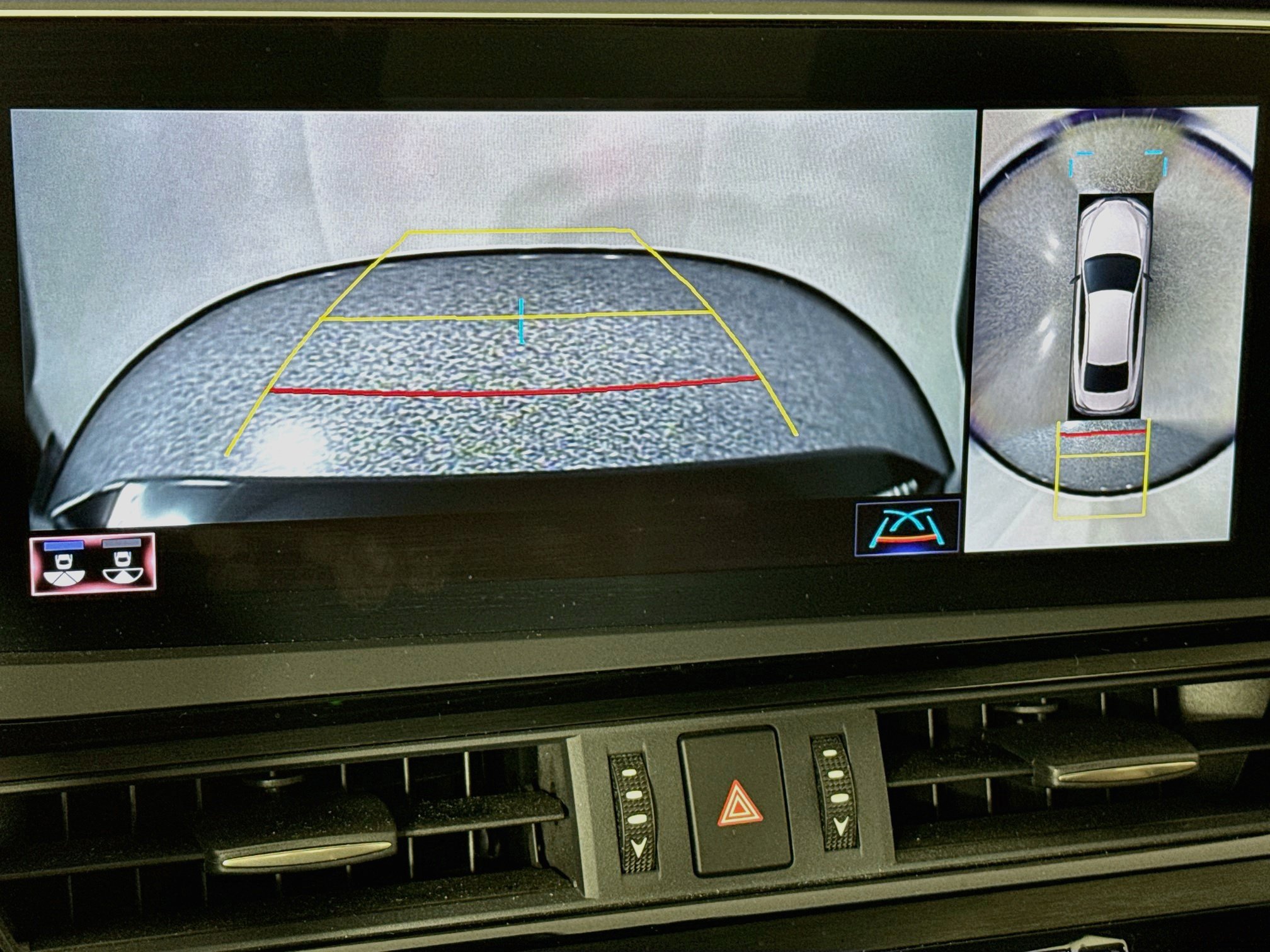 Used 2022 Lexus ES 300h w/ Accessory Package FWD image 14
