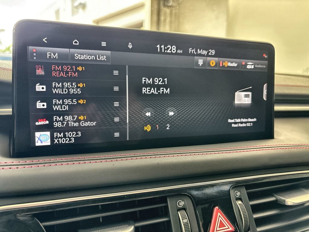 Used 2022 Genesis G70 2.0T RWD image 12